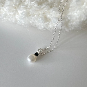 925 Sterling Silver Artificial Pearl Pendant Necklace With Black Zircon Minimalist Elegant Accessory For Women