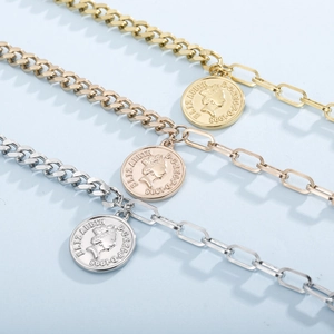 Bracelet médaille Elizabeth II en or argent et or rose avec fermoir à bascule OT élégant