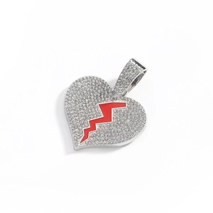 Pendentif cœur hip hop glacé avec fissure rouge et micro pavé de zircone cubique argent