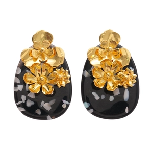 Vintage oval resin earrings with pearly fragments and gold metallic floral details