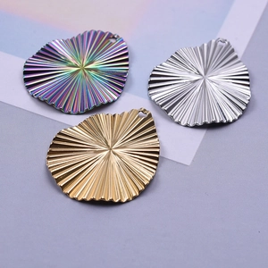 Pendentifs gouttes en acier 304 or, argent et arc-en-ciel avec texture radiale