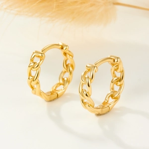 Elegant gold chain hoop earrings made of S925 sterling silver with a vintage minimalist style