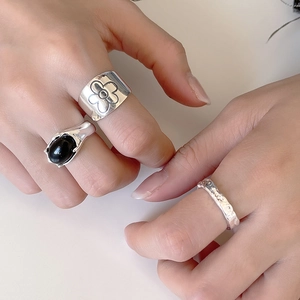 925 sterling silver floral ring set with black onyx, minimalist adjustable design for women