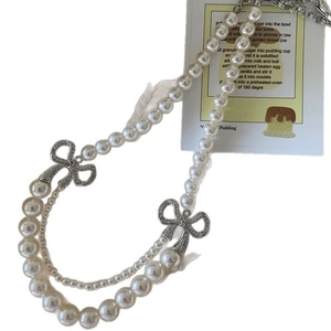 Collier double rang de perles élégant avec nœuds en diamant argenté et finition polie