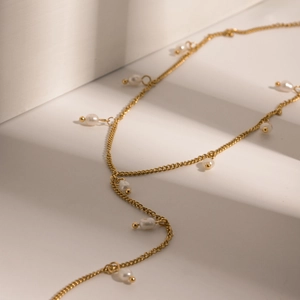 Vintage style 18K gold plated stainless steel necklace with elegant pearl fringe pendants