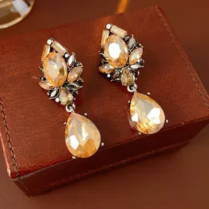 Vintage Waterdrop Dangle Earrings Rhinestone Alloy Jewelry With Silver Earring Post For Women Wedding Party Baroque Style