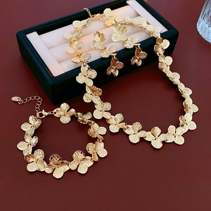 Vintage Gold Flower Jewelry Necklace Bracelet And Stud Earrings With Silver Earring Post Alloy Retro Accessories Women