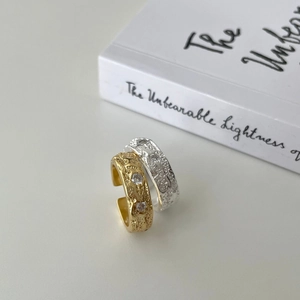 Minimalist 925 silver irregular hammered open ring with gold and silver lava texture