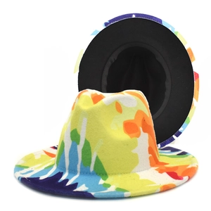Chapeau Fedora à imprimé graffiti coloré avec bord large et motif artistique