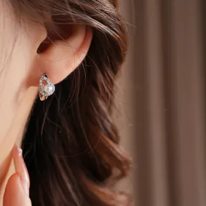 Sparkling zircon hollow gourd pearl hoop earrings with minimalist heart design