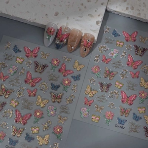 Autocollants 3D pour ongles papillon avec fini métallique et motifs floraux