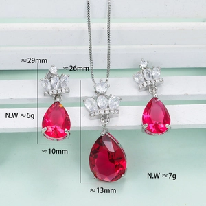 Parure de bijoux couronne avec rubis rouges comprenant dimensions et poids précis