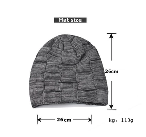 Deep grey checkered knit beanie with fleece lining, size 26x26cm for outdoor winter wear
