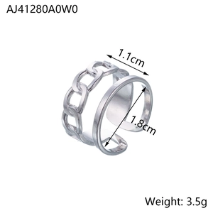 Silver hollow chain ring dimensions detail with 1.8cm diameter and 1.1cm width size guide