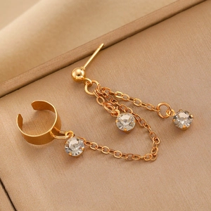 Minimalistischer Quasten-Ohrring in Gold mit Zirkonia und Ohrmanschette auf Seide