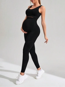 Nahtloses Strick-Yoga-Set für Schwangere mit schwarzem U-Ausschnitt-BH und hoher Leggings