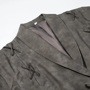 Veste vintage grise en similicuir avec col à revers et détails de laçage à l'épaule