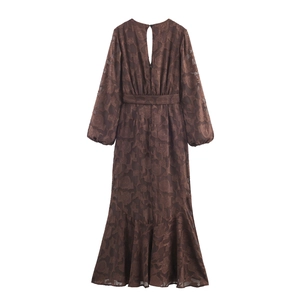 Robe sirène marron élégante en jacquard avec manches lanterne et découpe au dos