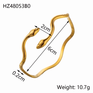 Detail of 18k gold plated snake-shaped bangle with dimensions and weight measurements