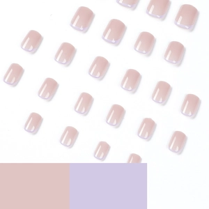 Uñas postizas French lavanda cortas y cuadradas en rosa nude con acabado brillante