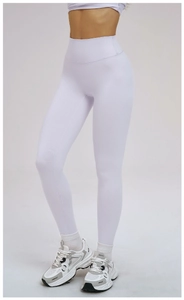 Détail du pantalon de yoga taille haute lavande en maille côtelée sans couture de qualité