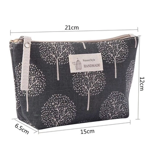 Detailed size diagram for canvas makeup bag with tree print and dimensions in cm