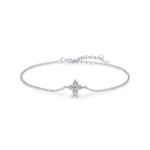 Exquisite S925 sterling silver four-leaf clover bracelet with sparkling cubic zirconia