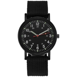 Montre à quartz pour hommes avec boîtier en alliage noir et bracelet nylon sur fond blanc