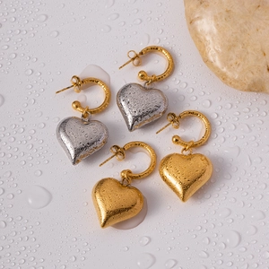 French vintage heart-shaped stainless steel hoop earrings in gold and silver finish
