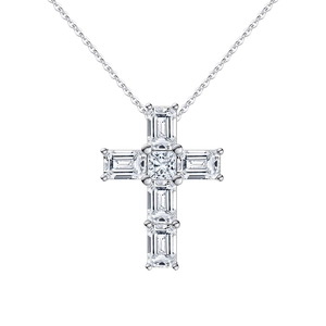 Élégant collier croix en argent S925 avec zircons scintillants de taille rectangulaire
