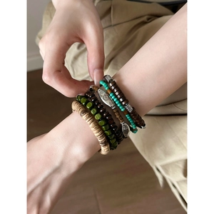 Ensemble de bracelets bohèmes en perles de bois multicouches avec turquoise et argenté