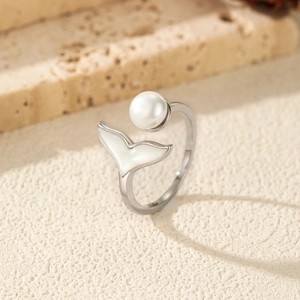 Elegant S925 sterling silver mermaid tail ring with white pearl and mother of pearl detail