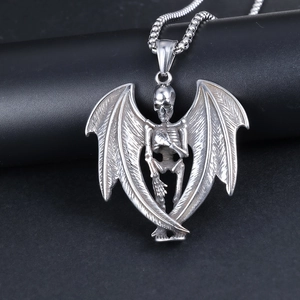 Retro Totenkopf Fledermaus Flügel Halskette 316L Edelstahl Gotik Punk Schmuck Männer Vintage Geisterkopf Anhänger Kugelkette