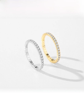 Détails de bagues S925 argent et or serties de pierres de zircone cubique rondes