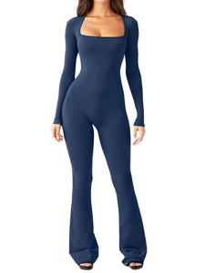 Combinaison femme bleu marine à col carré, manches longues, coupe ajustée et jambes évasées