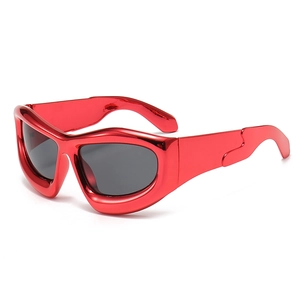 Lunettes de soleil punk Y2K avec monture rouge métallique et branches épaisses
