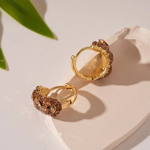 Retro Geometric Huggie Hoop Earrings Alloy Inlaid With Champagne Brown Rhinestones Maillard Style For Women