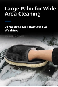 Detail view of 21cm car wash glove with soft faux wool pile and breathable mesh back