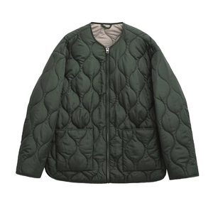 Women Quilted Jacket Round Neck Lightweight Padded Coat With Pockets Solid Color Windproof Casual Outerwear Polyester