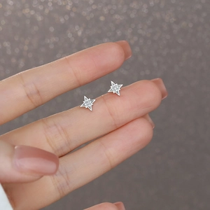 Sparkling S925 sterling silver star stud earrings with cubic zirconia stones for women