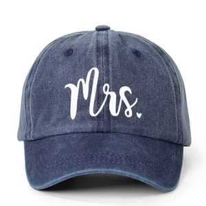Casquette de baseball ajustable en denim délavé bleu foncé avec inscription Mrs