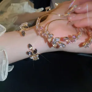Elegant Leaf Shape Shiny Marquise Cut Crystal Open Bangle Bracelet Gold Plated Alloy Adjustable Fashion Jewelry For Women