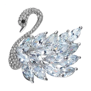 Eleganter Schwanen-Brosche aus Silber mit Kristallen im Marquiseschliff und Zirkonia-Besatz