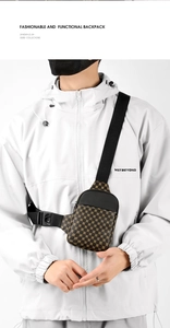 Detalle de bandolera de jacquard marrón impermeable con correa ajustable para hombre