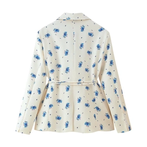 Blazer beige con stampa floreale blu, maniche lunghe e cintura in vita da donna