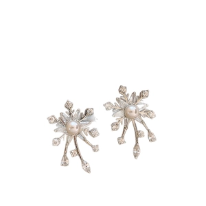 Elegant silver flower pearl earrings with sparkling zircon crystals for women