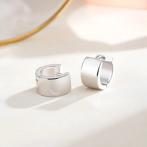 Minimalist 925 sterling silver geometric huggie hoop earrings with polished mirror finish
