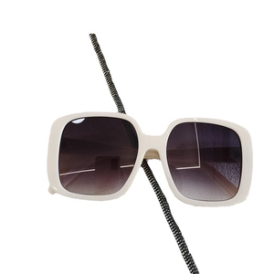 Retro cream white oversized square sunglasses with gradient lenses for a stylish look