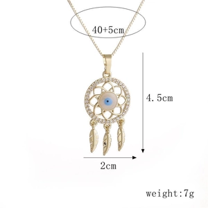 Goldene Traumfänger-Halskette mit blauem Auge, Zirkonia-Quasten und Größenparametern
