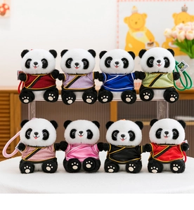 Ensemble de peluches panda en costumes traditionnels chinois aux couleurs variées